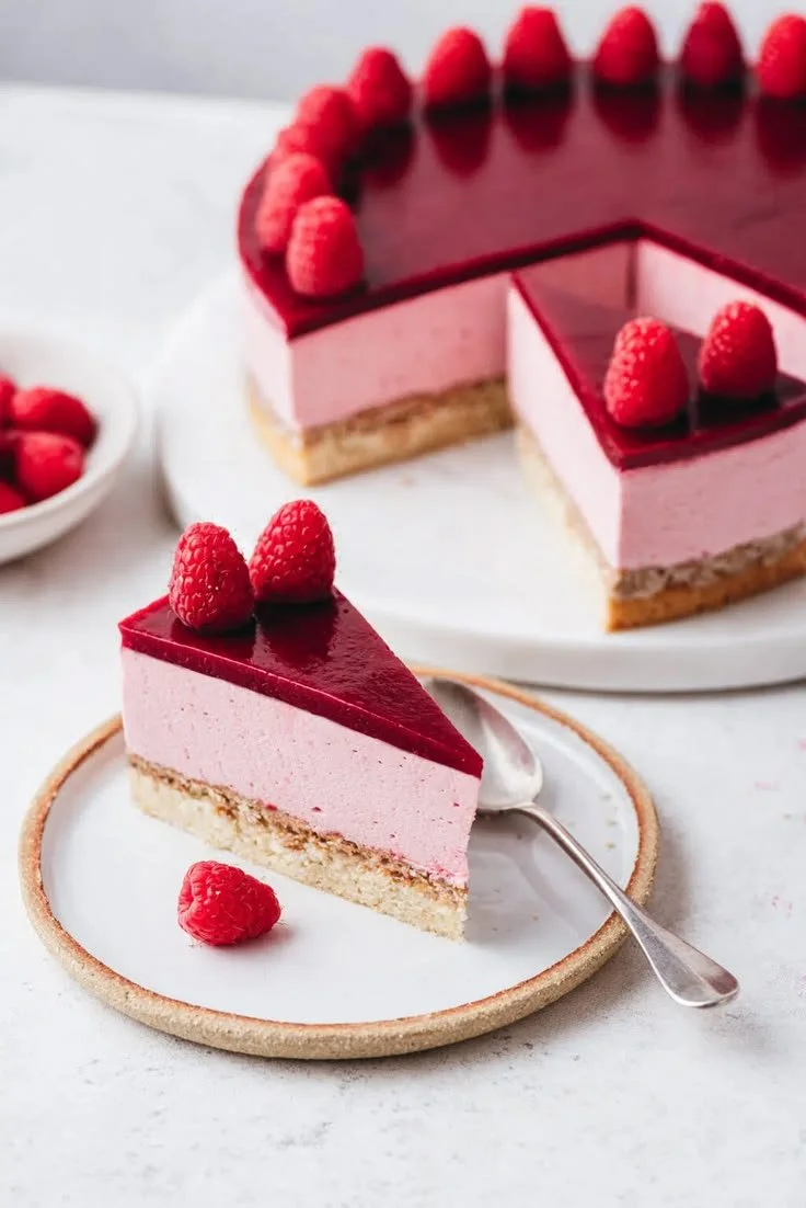 Bavarois Framboise dessert topped with a crunchy white chocolate layer