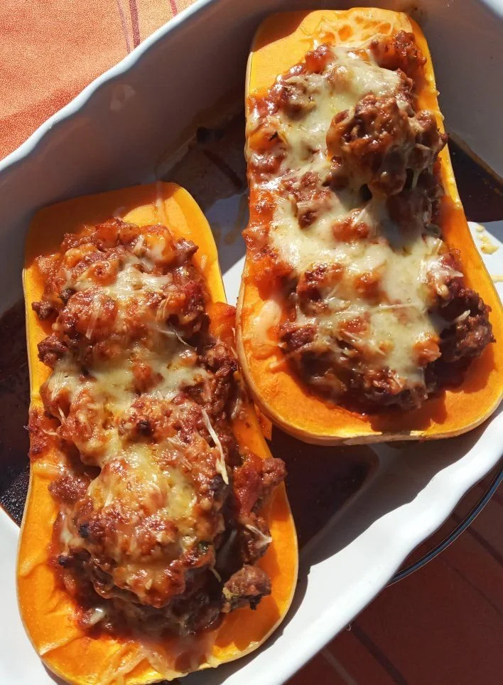 Butternut farcie à la bolognaise prête à être dégustée