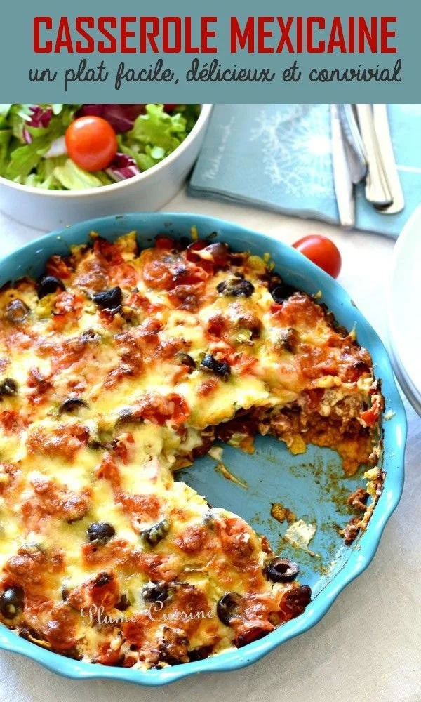 Casserole mexicaine garnie de légumes, viande et fromage