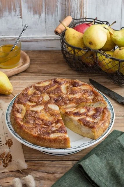 Clafoutis aux poires de Cyril Lignac, un dessert français savoureux