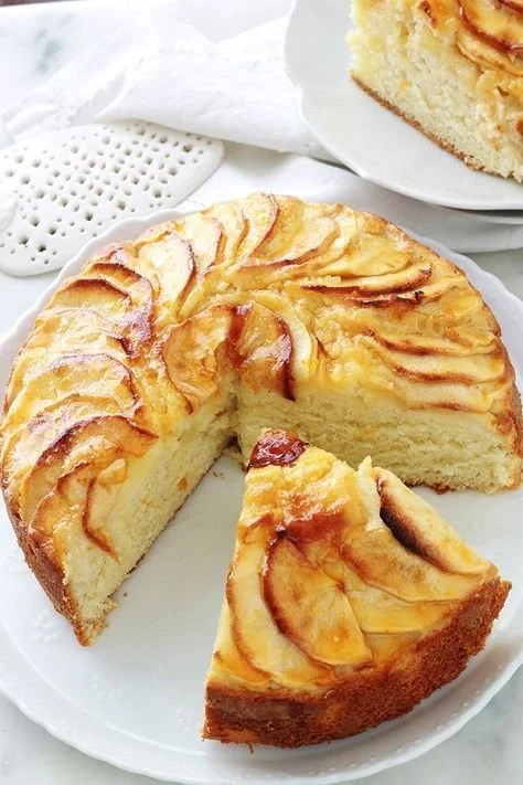 Gâteau au yaourt aux pommes ultra moelleux, délicieux et moelleux