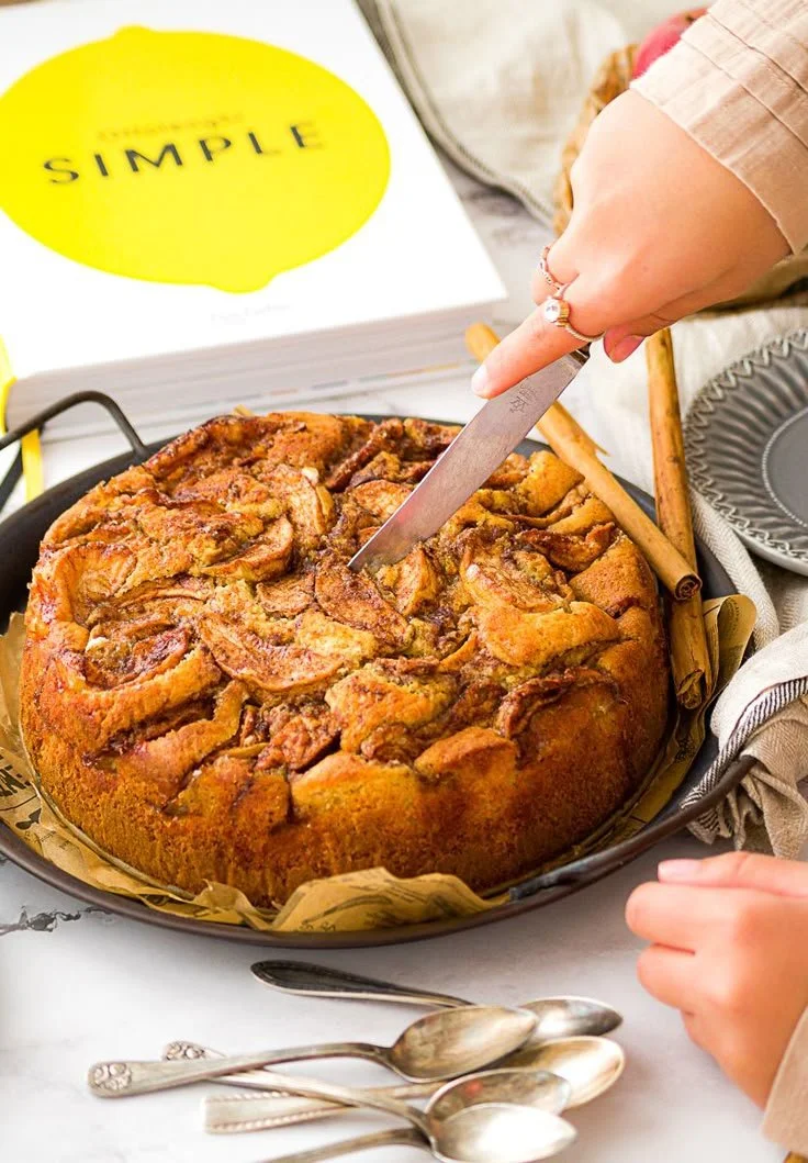 Gâteau aux pommes de Yotam Ottolenghi, une délicieuse pâtisserie aux fruits
