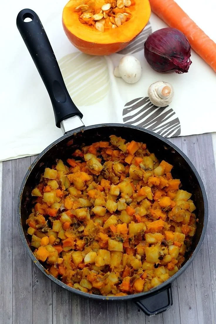 Poêlée d'automne avec potimarron, pommes de terre, carottes et champignons d'Amandine Cooking