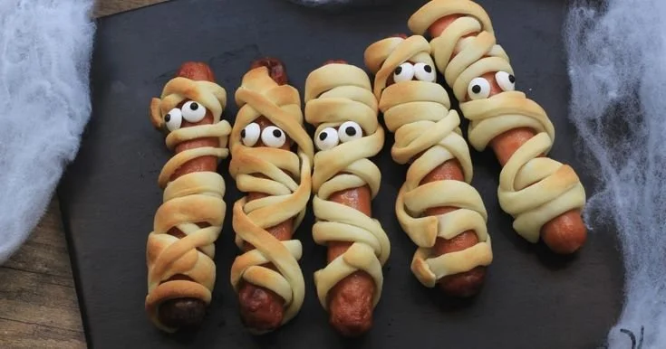 Recette de saucisses momie Halloween sur 750g.com