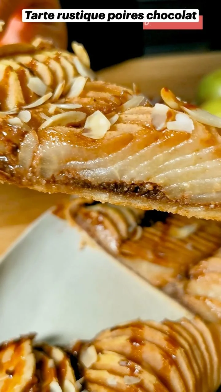 Tarte rustique aux poires et chocolat, un dessert savoureux et traditionnel